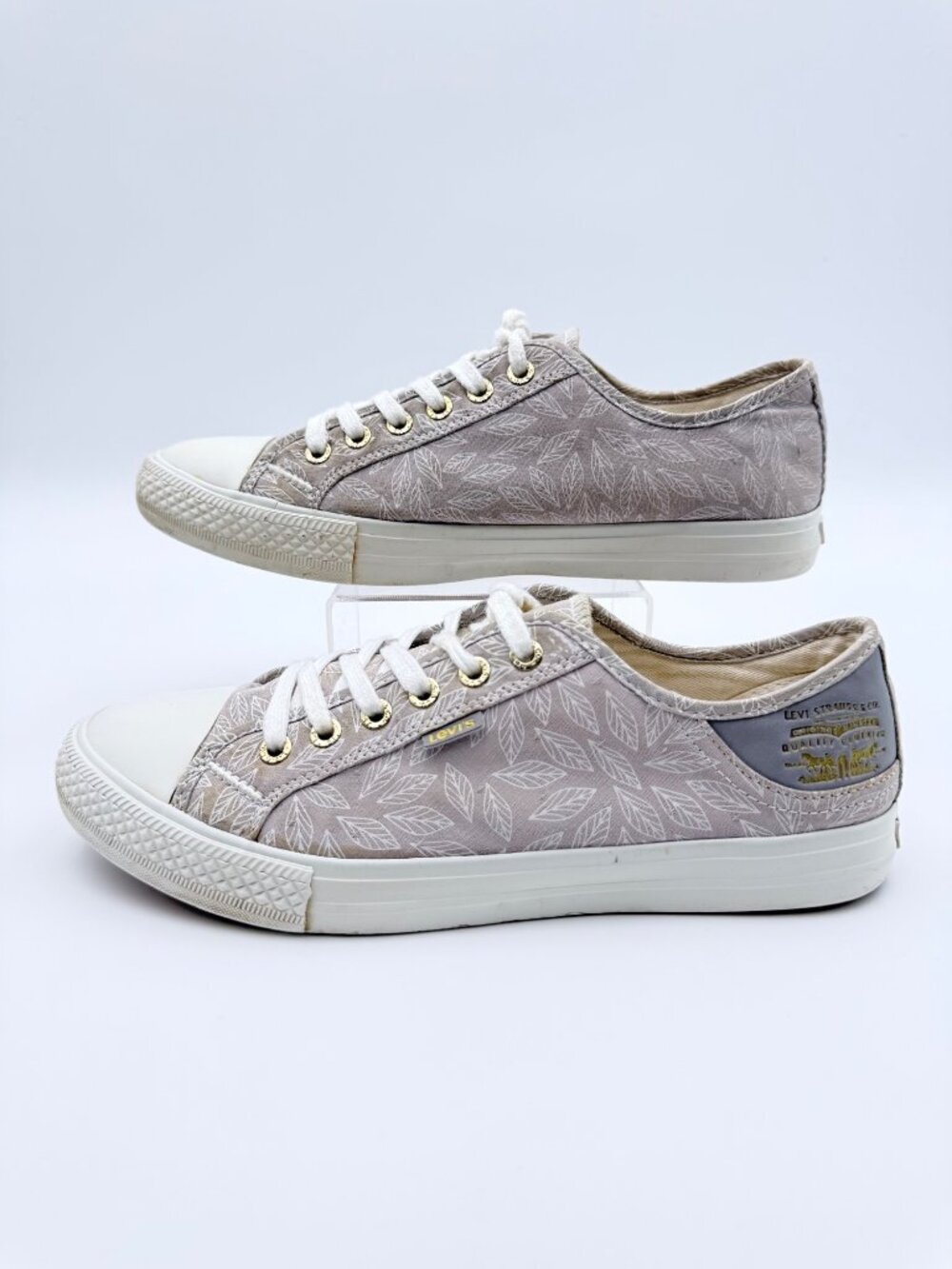 Levis Womens Canvas Lace-Up Sneakers Beige Leaf Print Size 9 US Low-Top Shoes